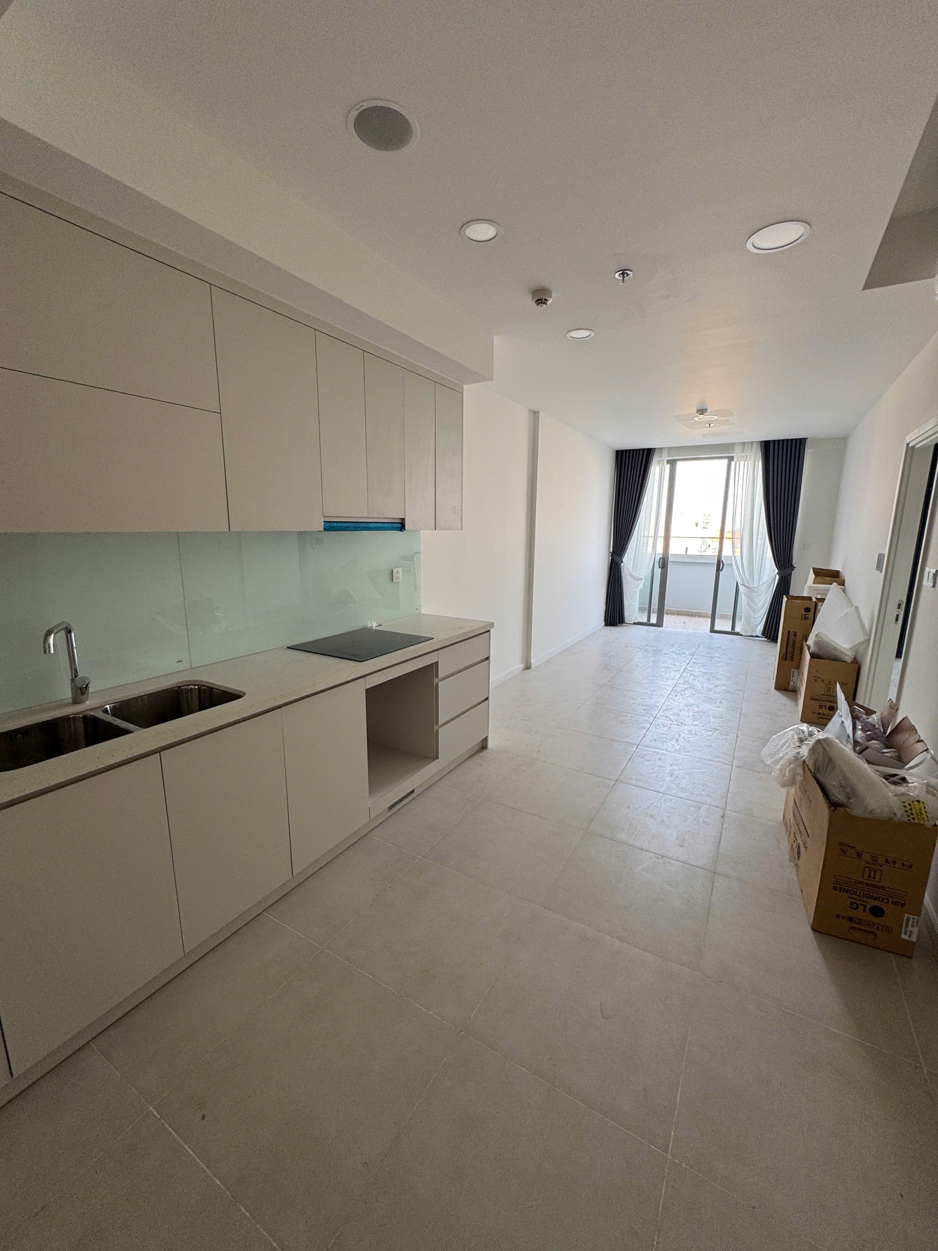 CHO THUÊ CĂN 2PN NTCB 65m2 CÓ SÂN VƯỜN URBAN GREEN