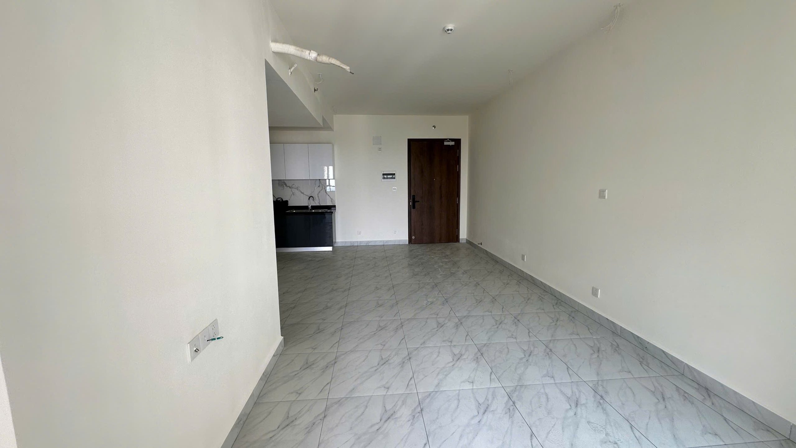 CHO THUÊ CĂN 2PN NTCB THÁP D2 – TẦNG TRUNG VIEW NỘI KHU